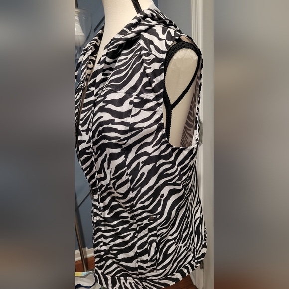 Peck and peck zip up vest - Picture 4 of 7